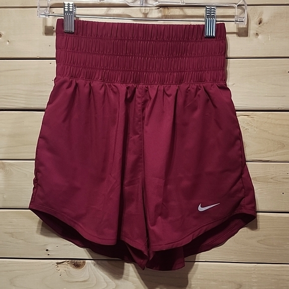 Nike High Waisted Dri Fit Women's Shorts Size XS - Picture 1 of 4